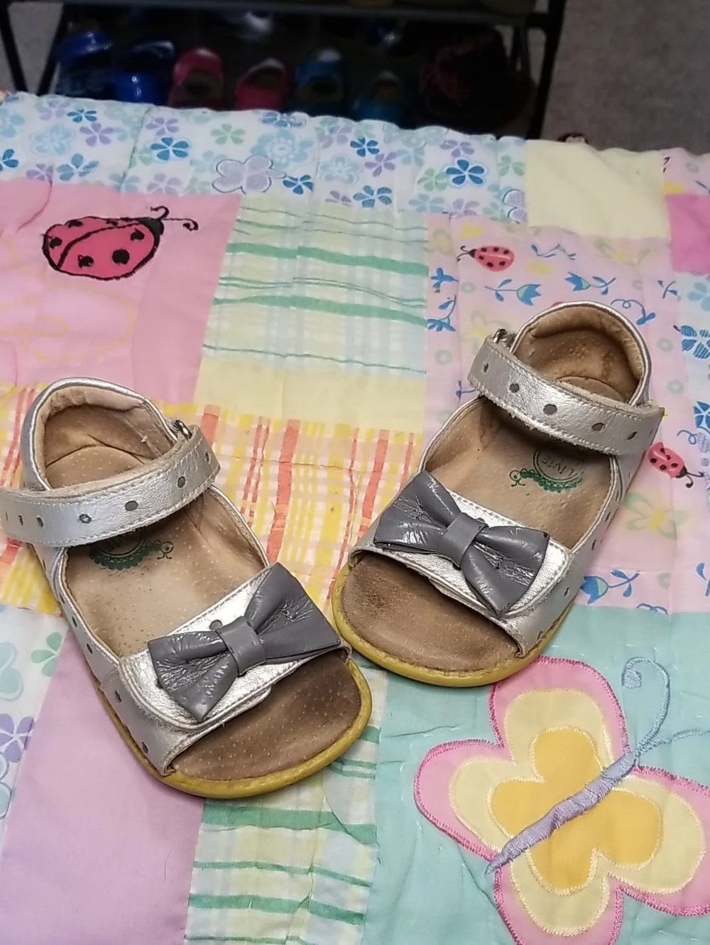 Livie & Luca Silver Leather Sandals with Gray Bows Size 8 Minnie